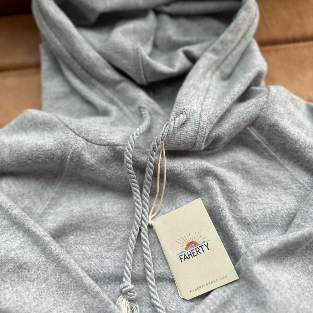 NWT- Women’s Faherty Legend Sweatshirt (heather grey) - Picture 8 of 8